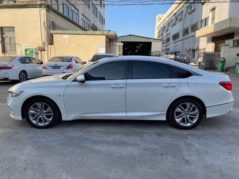 中山19年本田雅阁2