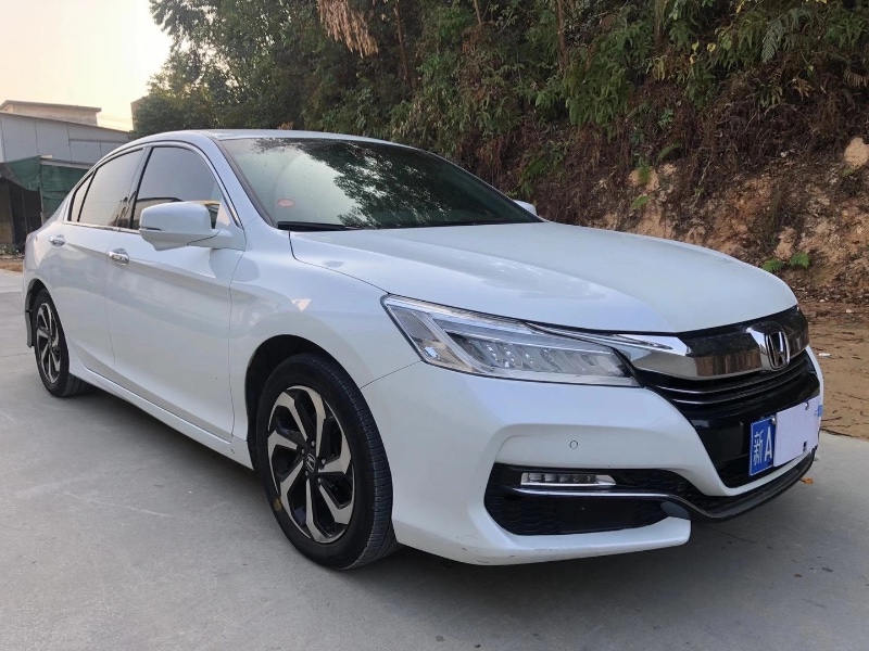 江门16年本田雅阁3