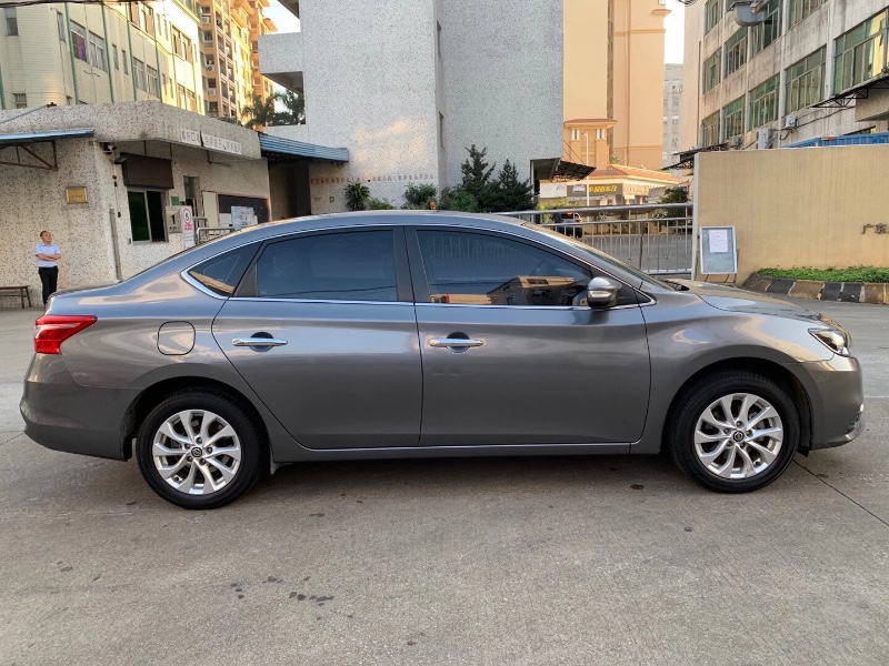 中山18年日产轩逸3