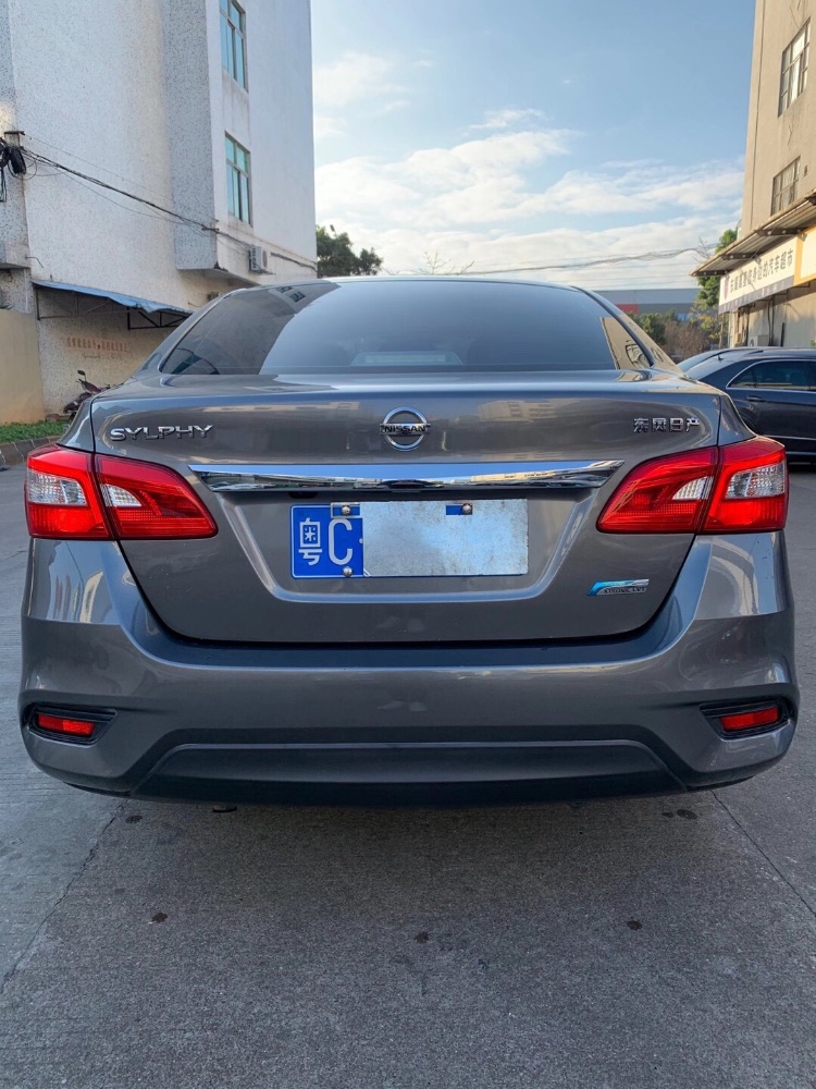 中山18年日产轩逸6