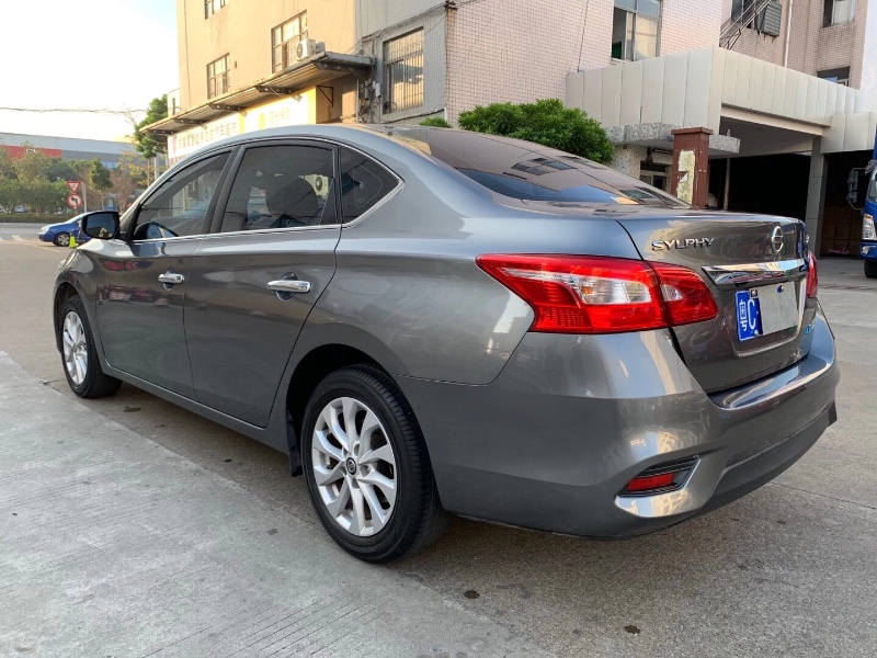 中山18年日产轩逸7
