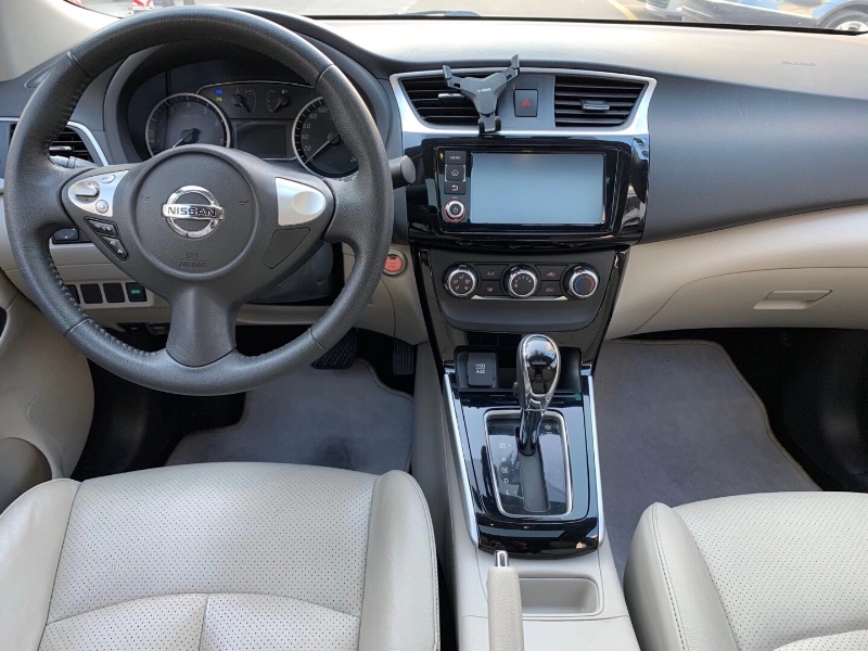 中山18年日产轩逸1