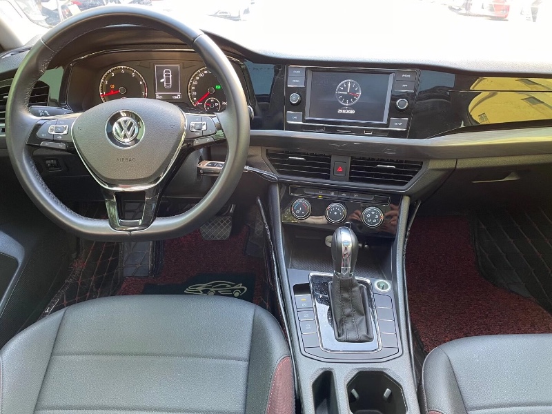 中山19年大众宝来8