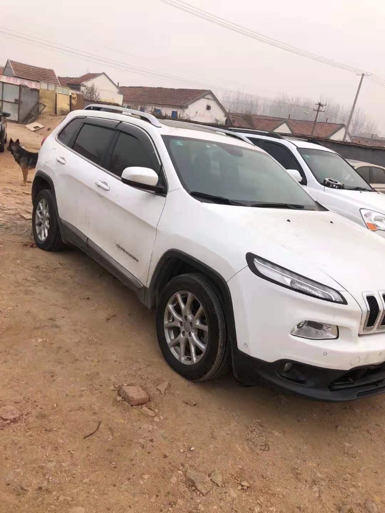 濰坊17年Jeep自由光4