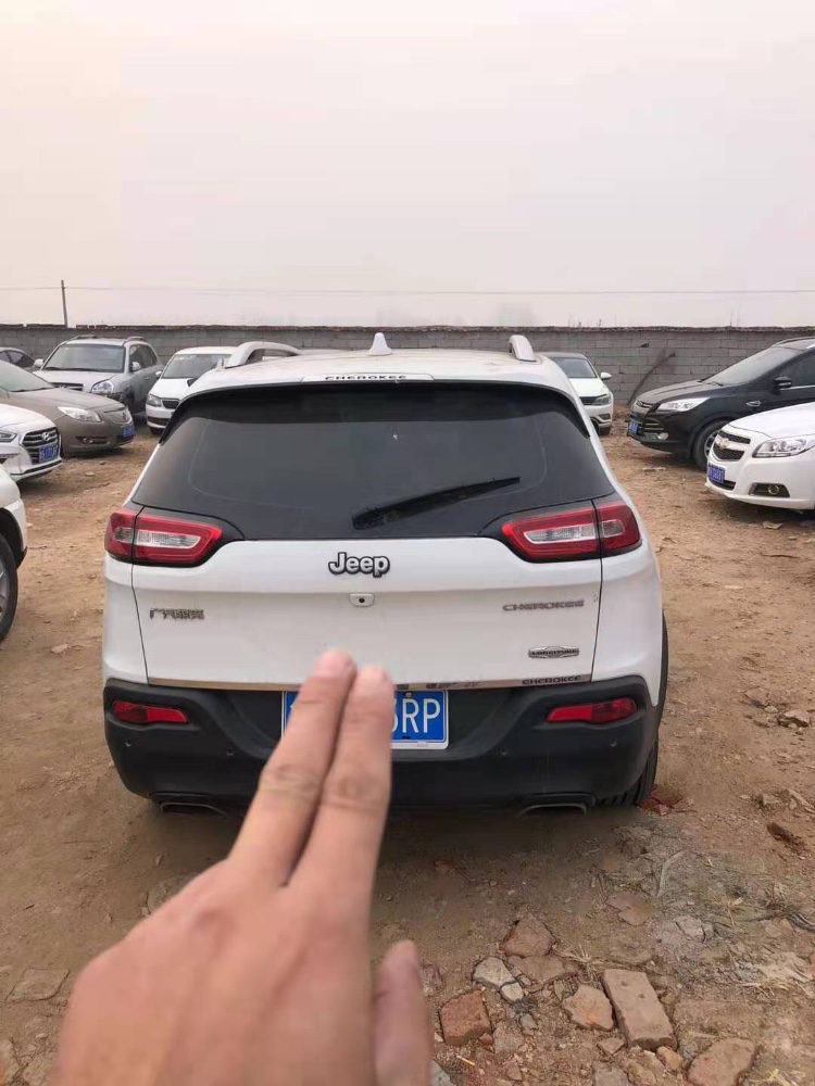 濰坊17年Jeep自由光6