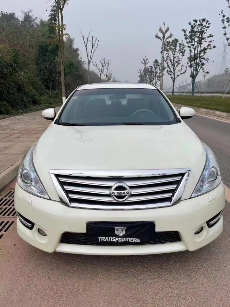 成都12年日产天籁1