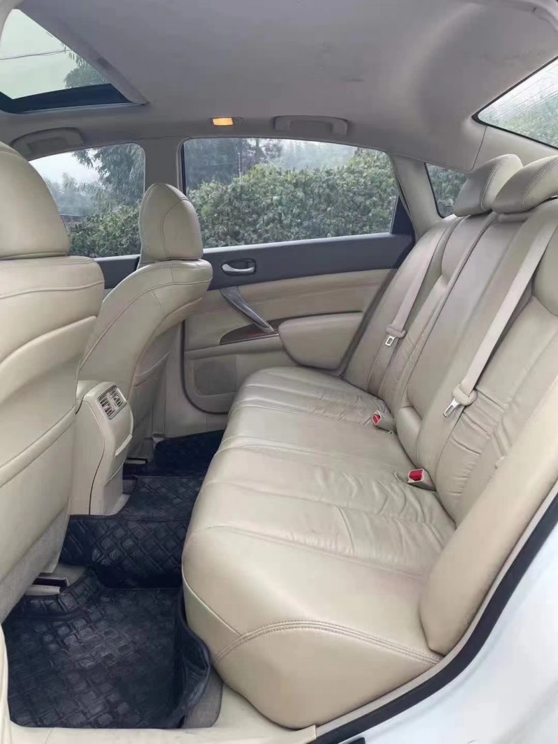 成都12年日产天籁4