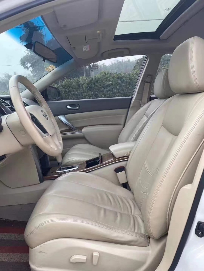 成都12年日产天籁6