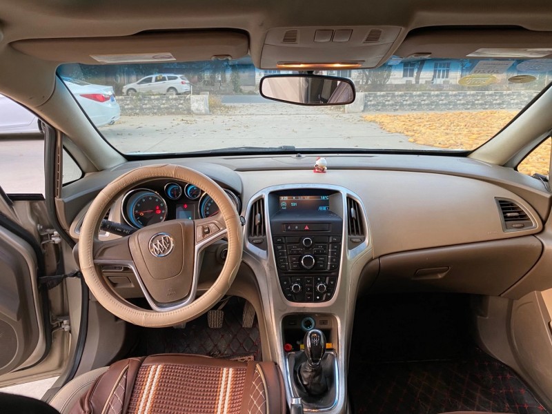 保定13年别克英朗2