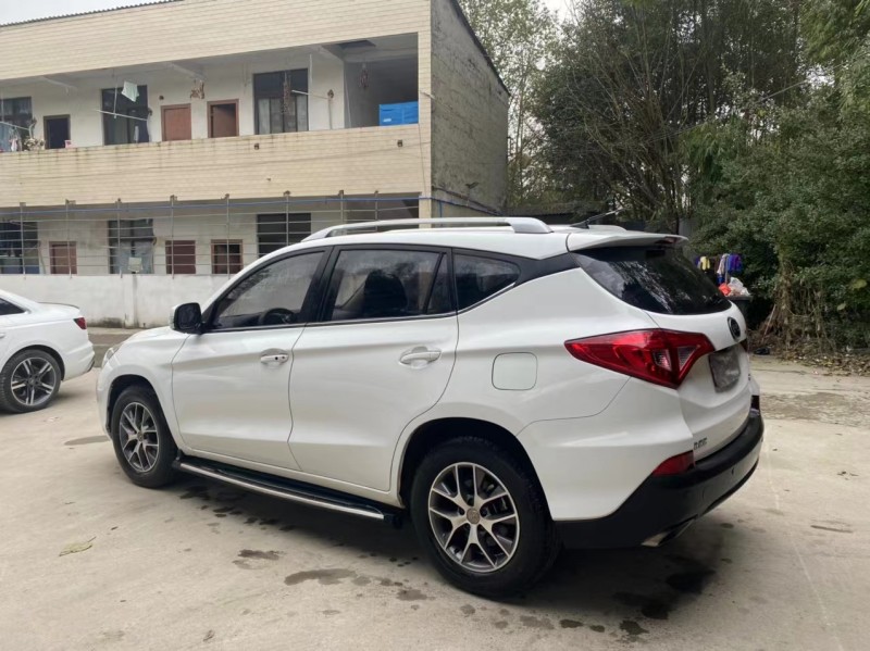 成都16年比亚迪宋2