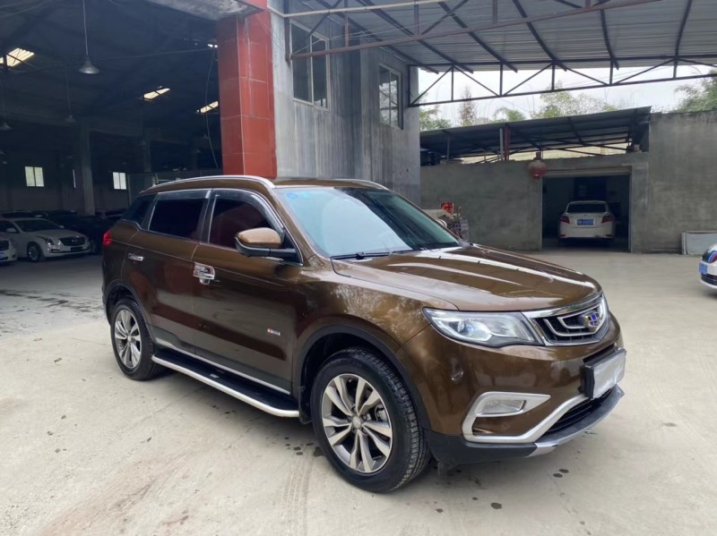 成都17年吉利博瑞2