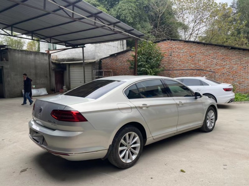 成都17年大众迈腾7