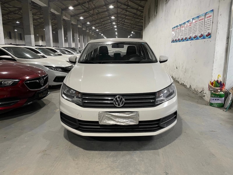 30 万品牌:桑塔纳表显里程0-1万公里上牌时间2020-11排放标准1.