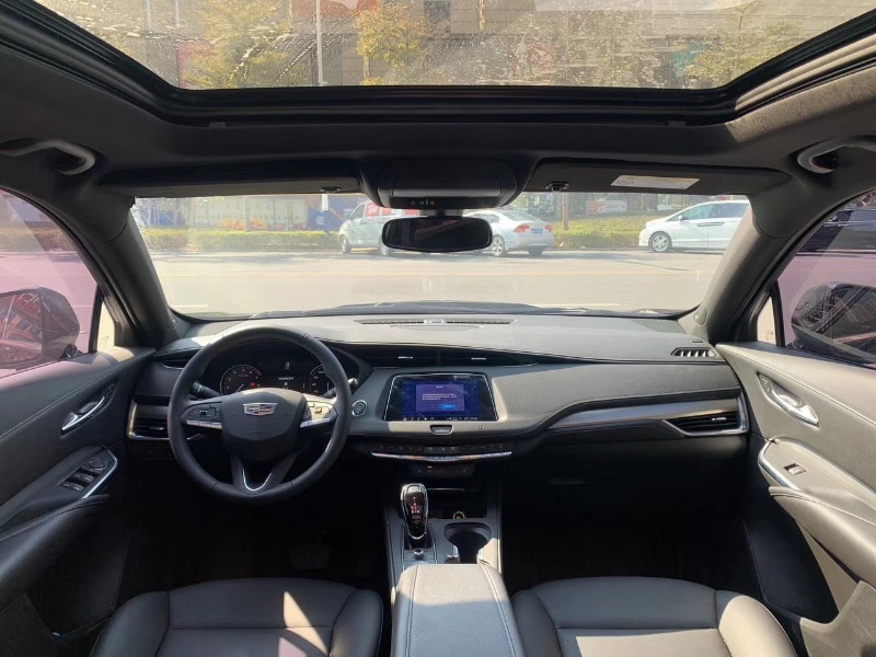 广州20年凯迪拉克XT45