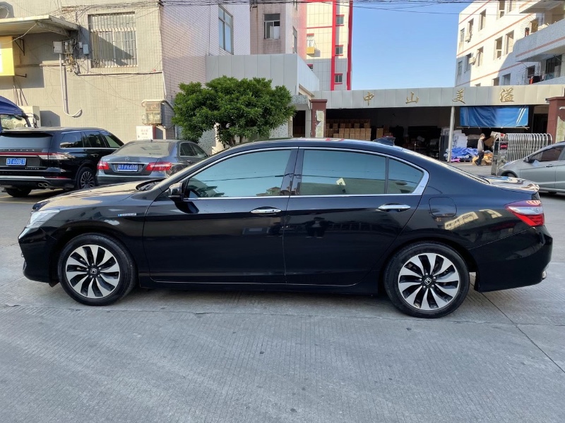 中山17年本田雅阁4