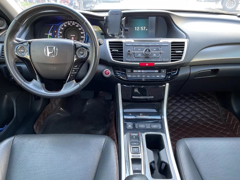 中山17年本田雅阁6