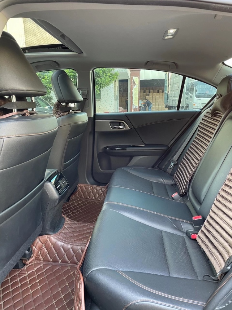 中山17年本田雅阁5