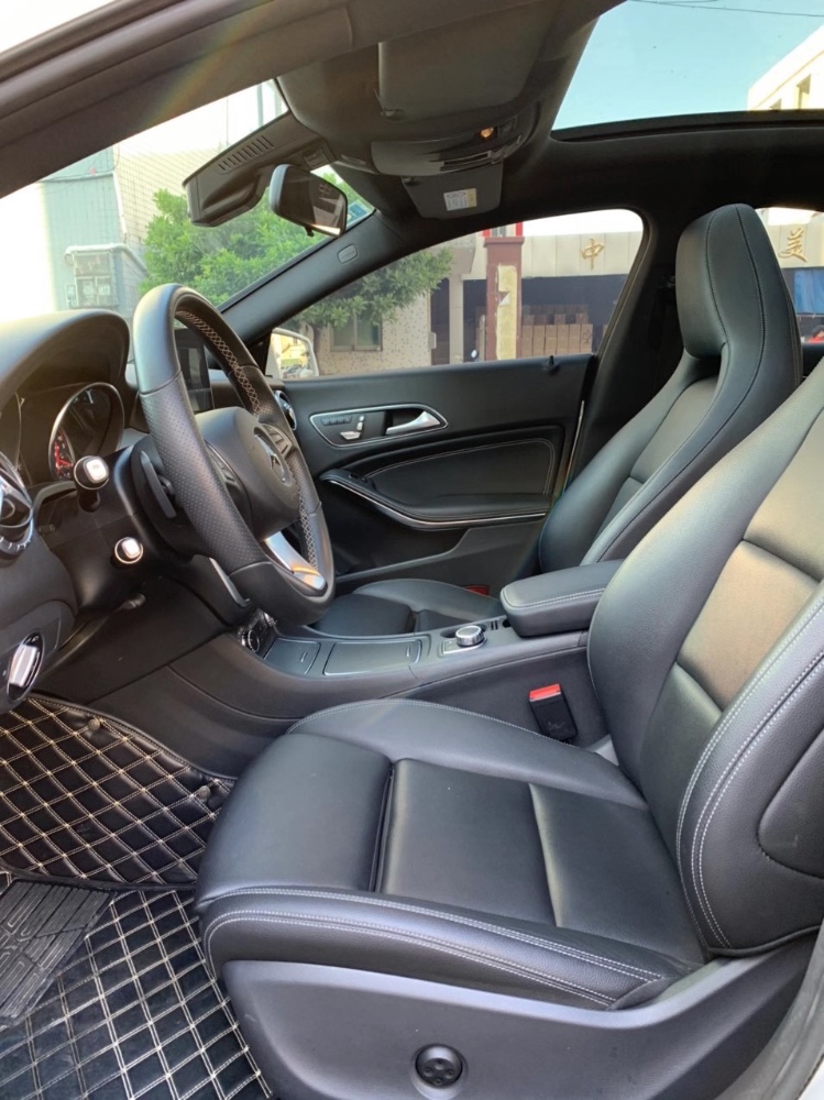 中山18年奔驰CLA7