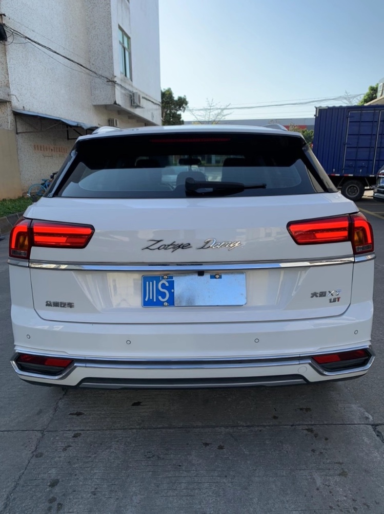 中山19年众泰大迈X74