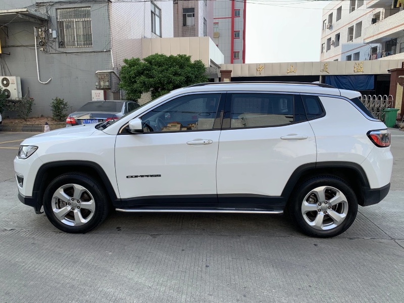 中山17年Jeep指南者3