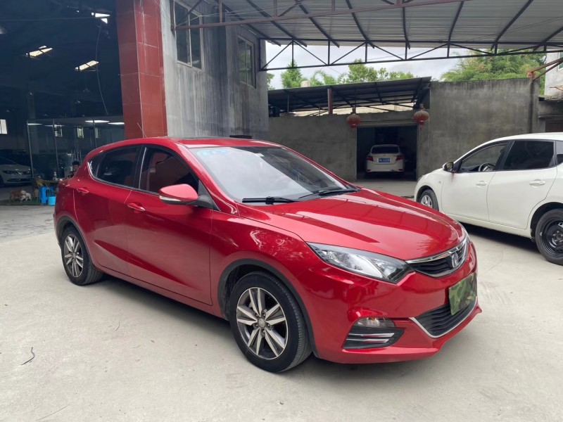 成都15年长安汽车逸动3