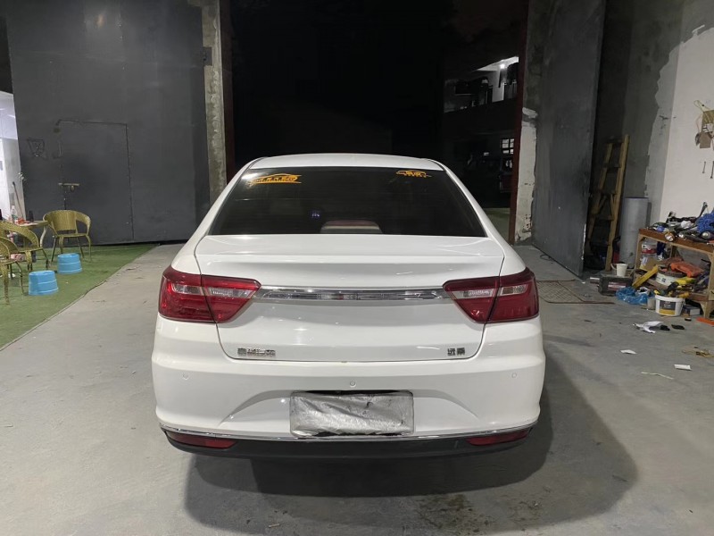 成都19年吉利远景8