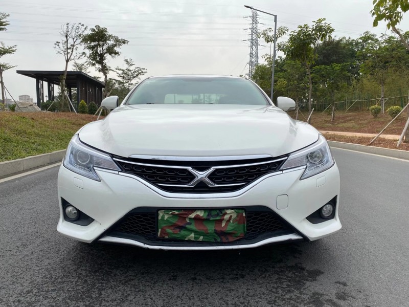 东莞抵押车14年丰田锐志出售