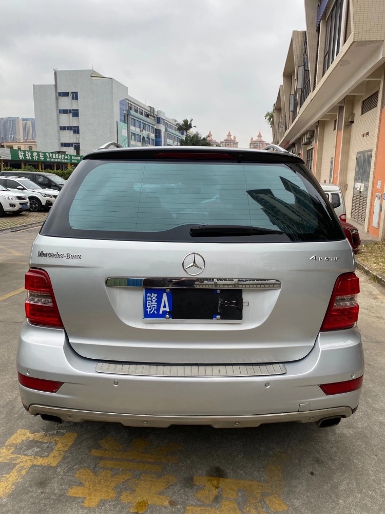 中山09年奔驰ML4