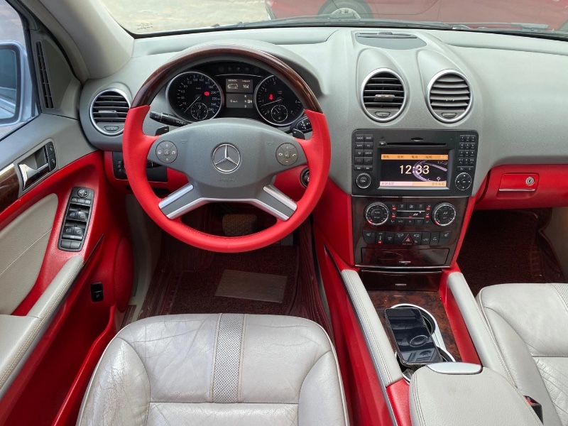 中山09年奔驰ML5