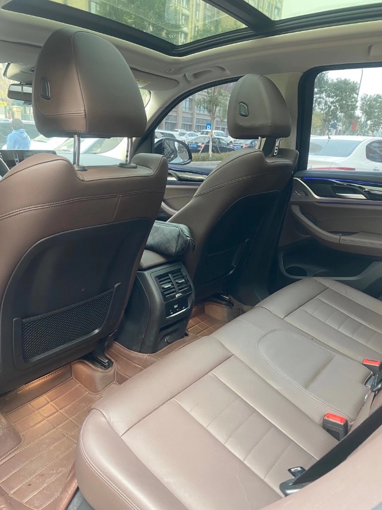 济南19年宝马X34