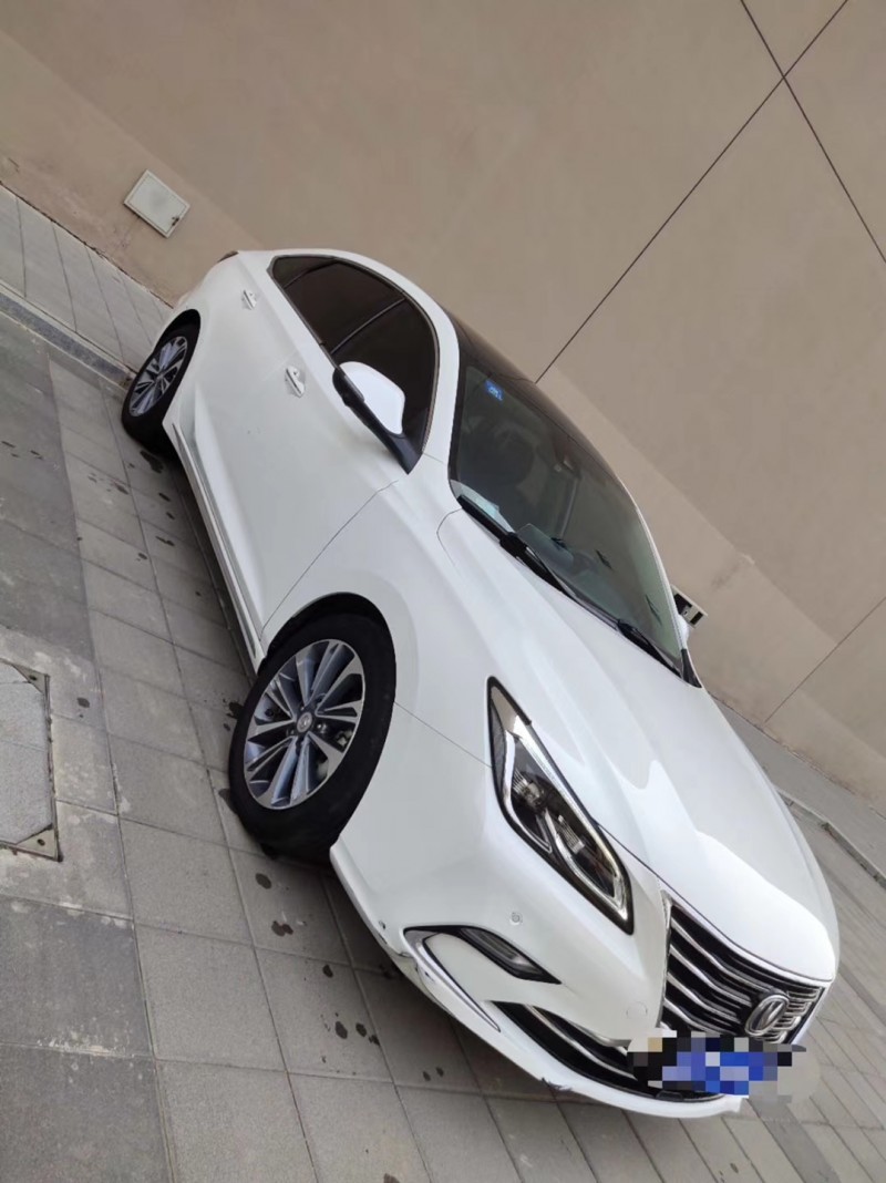 營口18年長安汽車睿騁CC2