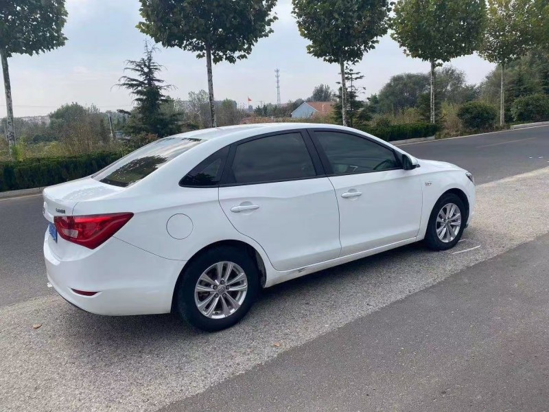 青岛16年别克英朗3