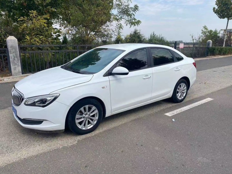 青岛16年别克英朗9