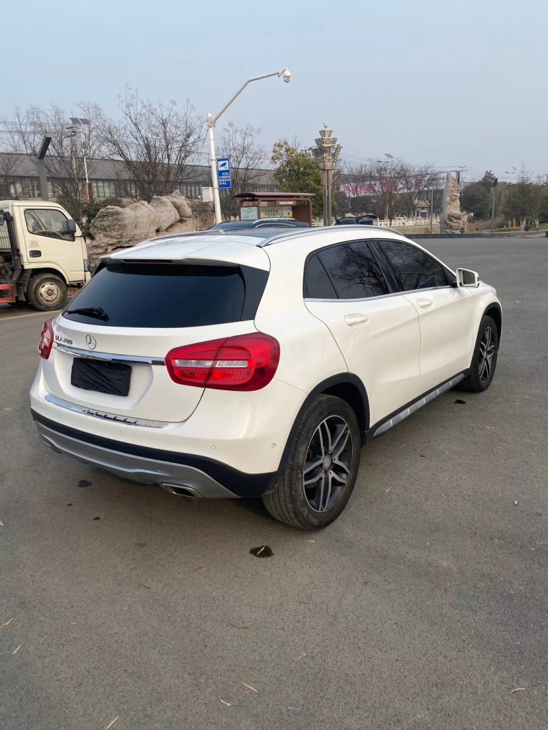 徐州16年奔驰GLA8