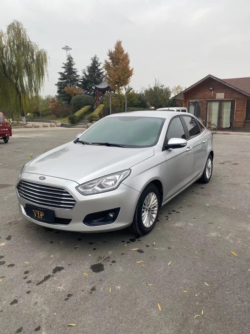 徐州17年福特福睿斯2