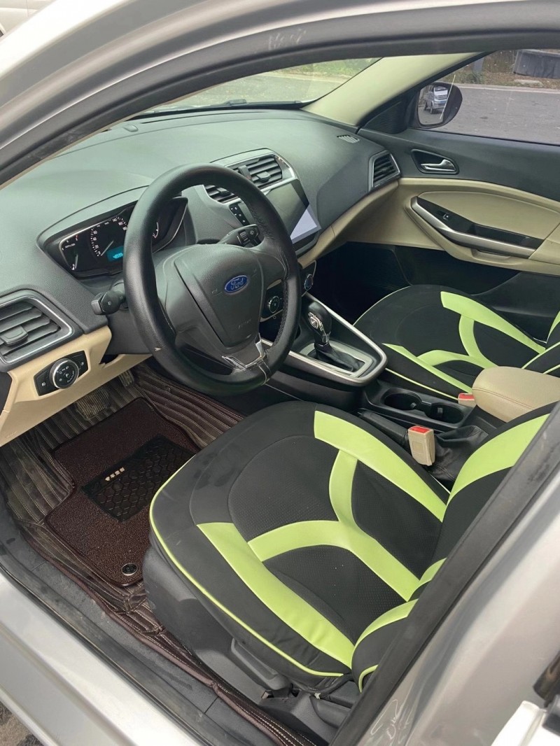 徐州17年福特福睿斯4