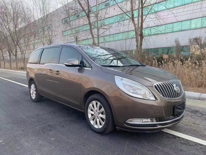 济宁12年别克别克GL82