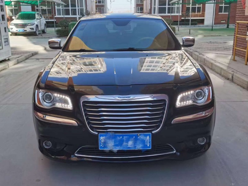 保定13年克莱斯勒300C1