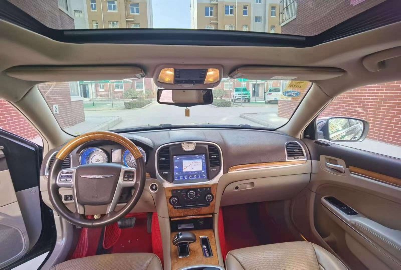 保定13年克莱斯勒300C7