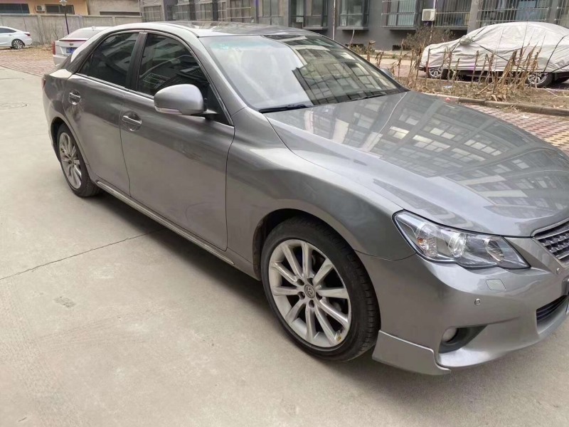 保定10年丰田锐志2