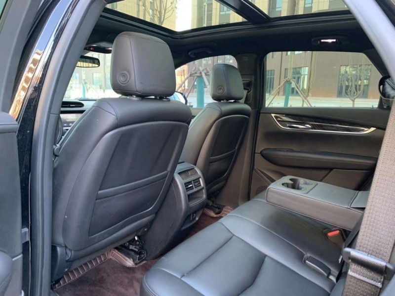 潍坊19年凯迪拉克XT52