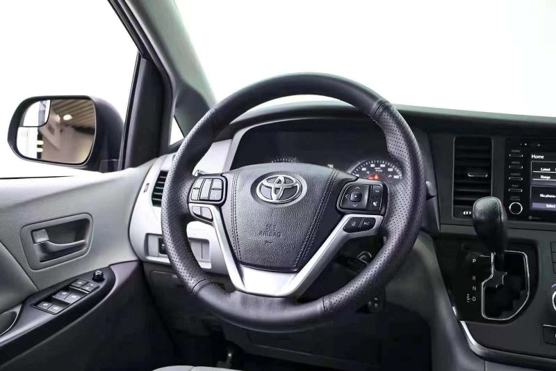 济南19年丰田塞纳5