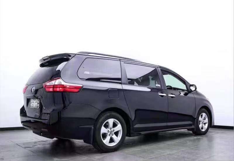 济南19年丰田塞纳3