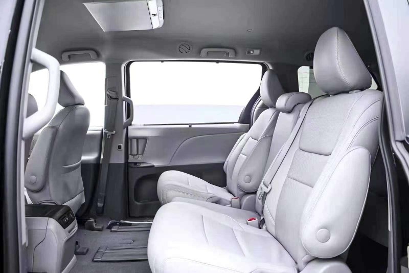 济南19年丰田塞纳7