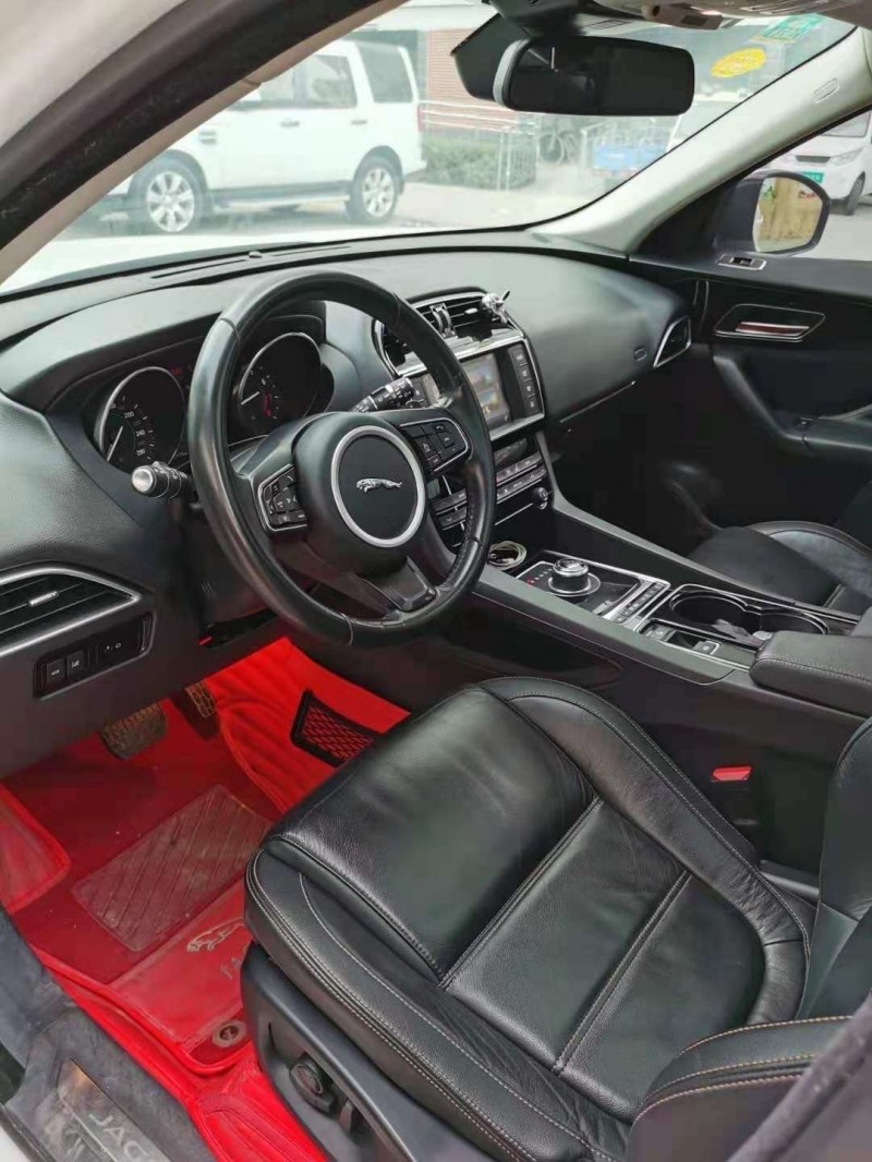 保定17年捷豹F-PACE6