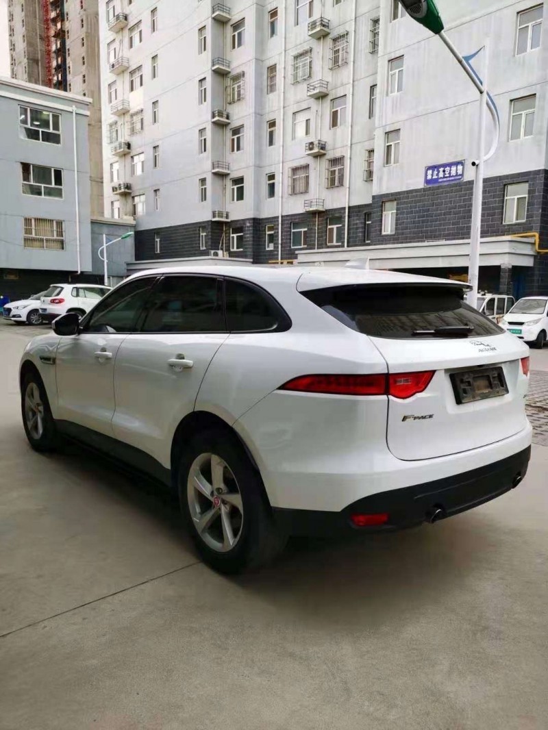 保定17年捷豹F-PACE7