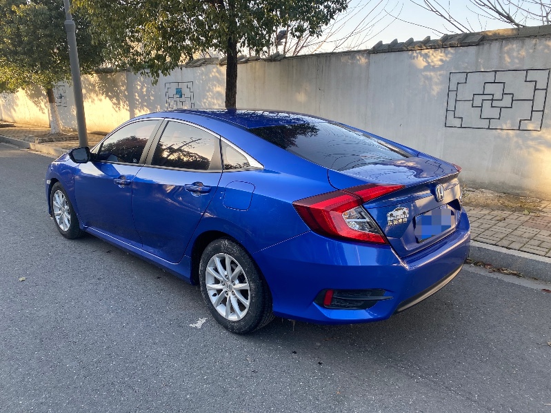 泰州17年本田思域4