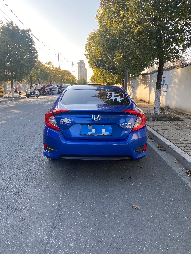 泰州17年本田思域5