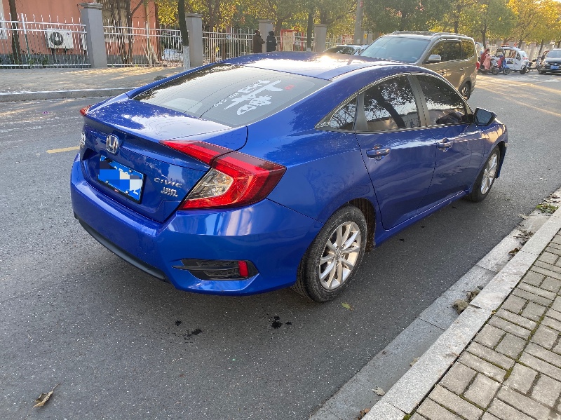 泰州17年本田思域6