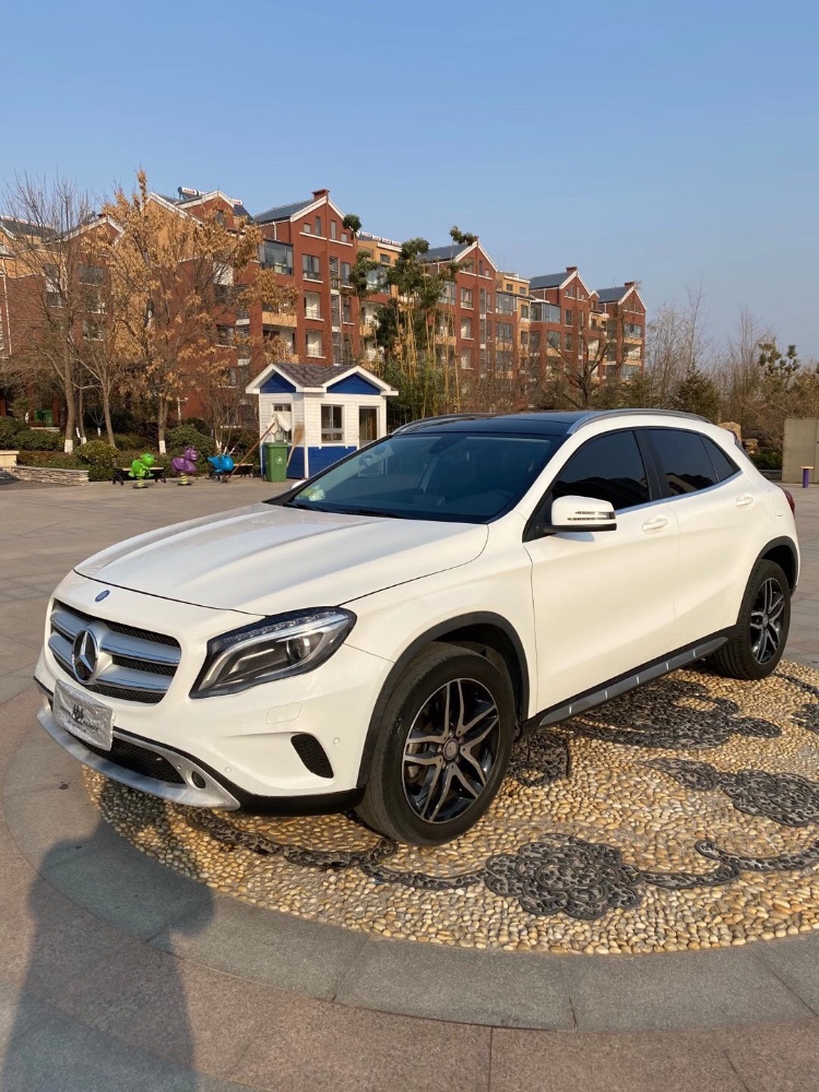 东营15年奔驰GLA3